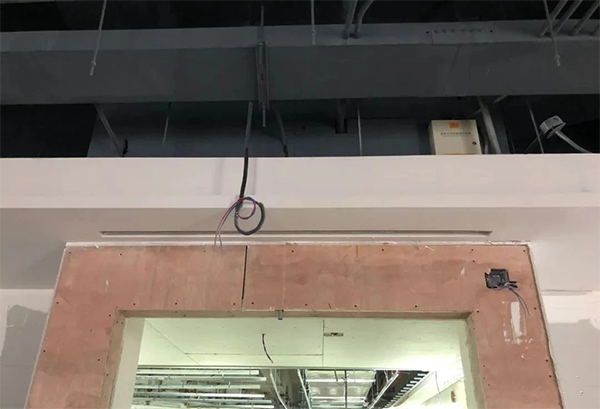 電動(dòng)擋煙垂壁安裝及聯(lián)動(dòng)測試